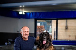Se jeter à l’eau avec son fidèle toutou