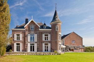 Châtelain ou vacancier de luxe ?