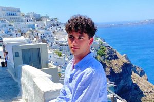 « Profiter de l’élan de The Voice avec une chanson d’été »