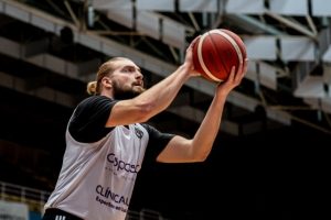 « Progresser aux côtés du coach Jaumin et aider l’équipe »