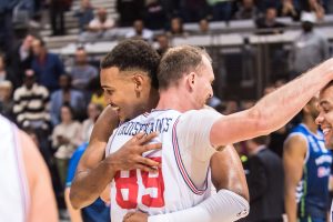 Olivier Troisfontaines en mode machine, les Taureaux dominent les Okapis