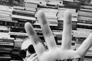 « Une vaste farce »