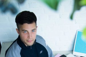 « J’aime mixer sur une platine vinyle, à l’ancienne »