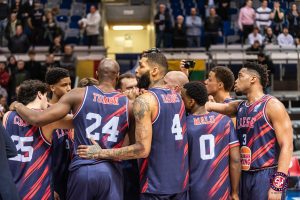 « Le couteau entre les dents et la farouche volonté de nous battre ensemble »