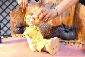 « Explorer le monde fascinant des marionnettes où tout est permis » ! »