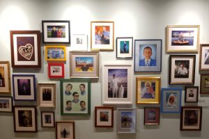 « Martin Parr décortique notre société avec ironie, kitsch et un humour so British ! »