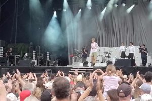 « Quel p***** d’honneur d’être là ! Merci pour tout cet amour »