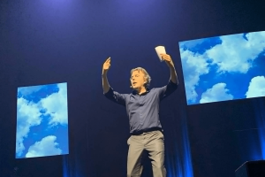 Un spectacle sur la mort qui donne furieusement envie d’aimer la vie !