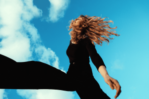 « Quand l’Amour tambourine à coups d’impatience, tu ne peux que succomber »