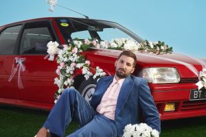 « J’ai été élevé avec l’humour français »