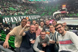 « Les supporters grecs chantent sans jamais s’arrêter »