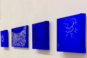 « Le bleu est la couleur qui reste le plus au service de mon processus artistique »