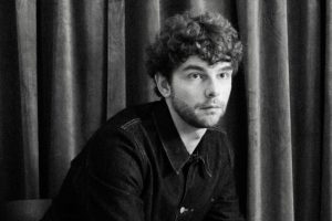 « Ma première chanson donne la parole à des gens aux vies difficiles mais dignes »