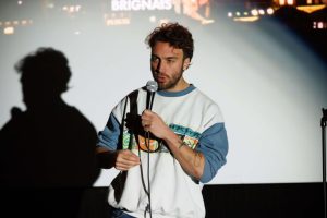 Au WOM, humour et magie se rencontrent sur scène