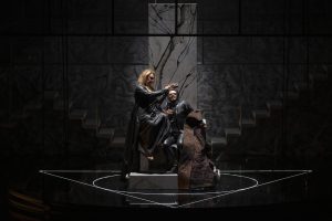 Macbeth, une plongée spectaculaire dans les ténèbres du pouvoir